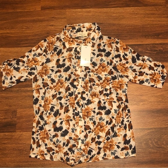 COPY - Women’s Ember sheer floral top! New with tags! - Picture 1 of 2